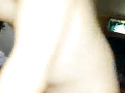 两个学生说先洗澡在做吧老板，你先等会我们两个洗澡