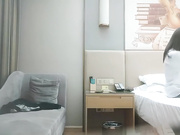 黑丝学生装嫩妹酒店展示美腿淫穴各种诱惑