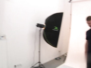 巨乳法国摄影师被男模特操屁股疯狂打桩