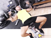 健身室-丰满的宝贝深喉阴茎骑乘上位颜射