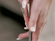 我的继母如果发现你把肉棒插到我的身体里会暴走的