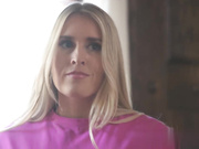 变态专横摩洛伊斯兰解放阵线盯着她的继女，同时给她做很多家务