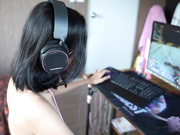 网瘾少女用身体勾引合租男室友 哥哥不用带套 用力插我