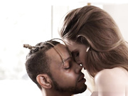 火辣金发保姆宝贝必须在客户回家之前被操