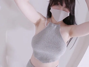 性感女友穿上黑丝用脚和舌头挑逗我的鸡巴.mp4