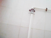 某購物商場公共女洗手間蹲坑定點偷拍各種類型年輕美女少婦如廁噓噓 貌似尿完擦逼的動作很優雅啊 1080P高清原版