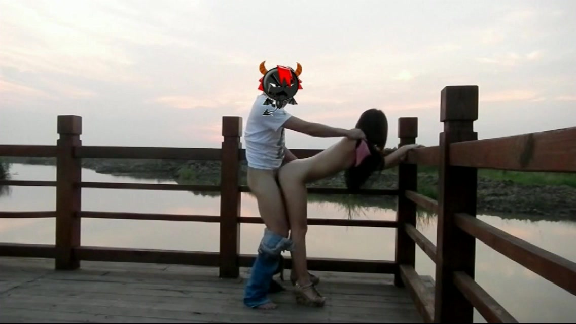 精品福利 極品美艷人妻少婦人間精靈旅遊度假超大尺度外拍 露出啪啪野戰精彩刺激 原版高清 (1)