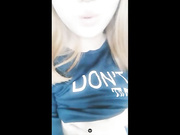 超靓的小美妞自拍视讯粉嫩的小穴紫薇出水不停的诱惑我 (2)