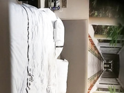 眼鏡小哥星級酒店開房直播高價約了個苗條短發兼職妹子 穿上黑絲挑逗口交69互舔猛烈抽插幹得直叫求饒 國語對白