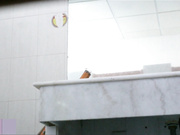 某醫學院公共女廁拍攝到的各式漂亮妹子如廁 貌似還有妹子洗澡更衣 1080P高清