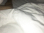 猥瑣眼鏡哥灌醉隔壁租房的白領小姐姐帶入酒店任意玩弄 身材不錯逼逼得被玩黑了 720P高清無水印