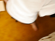 獨家推薦 氣質性感白富美少婦尋求刺激酒店勾引服務員 客廳裏扒掉內褲主動求操 有點猛啊 國語對白～720P高清