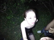 最新網曝流出-臺灣九零後豪放酒吧女安娜莉半夜和幾個老外驅車到郊外啪啪野戰群P 輪流吃雞巴口爆高潮顏射吃精 原版高清