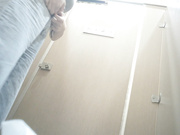 最新流出國內廁拍大神潛入某大型商場雙鏡頭偷拍各式美女少婦如廁 有個牛仔褲妹子的極品一線逼看得欲火焚身 原版高清