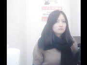 高檔餐廳公共衛生間超正視角拍攝到的食客美女如廁放尿 絕對美女如雲身材顏值爆表嫩穴清晰可視 720P原版高清