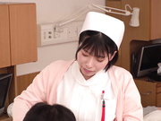 [MKMP-662] ムラムラしたらナースコールで呼びだしてチ〇ポをしゃぶらせて精液も飲ませることのできる最高に都合の良い性処理ごっくん - 1of5