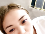 哺乳期的奶妈露脸奶完孩子跟狼友撩骚互动伺候大鸡巴，骚逼展示淫水多多，激情上位草大哥，大奶子乱晃真刺激