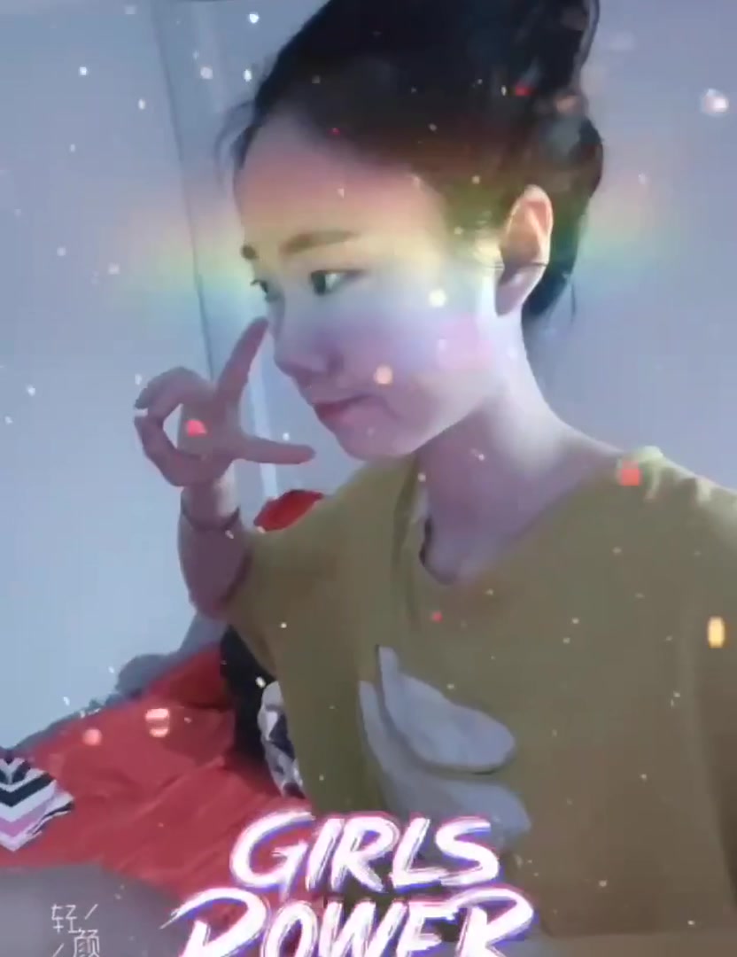 抖音7万粉丝网红诗颖彻底翻车，大量不雅视频流出，私下骚操作让粉丝看傻眼！