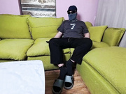 大学生婊妹来家里玩 _让婊妹尝尝我的大肉棒