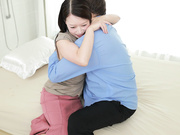 ROE-458 誕生 三雲彩葉 42歳 AV DEBUT 元国際線CA、美しき人妻、一つ二つ三つ雲の上の存在―。 - 1of5