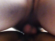 奇葩漂亮性感的炮友玩着手机撅着屁股让我怼了一炮露脸