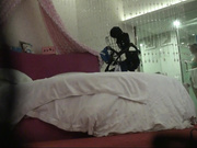 色影师房间安装摄像头偷拍名模美女脱光光换衣服