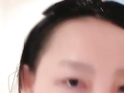 第一次加入果聊界的极品良家豪乳美眉有狼友为加V决定等老爸睡了偷钱刷礼物