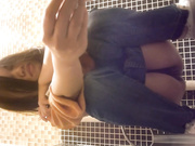 外站最新流出国内云上会所高清系列眼镜妹子看着手机很入迷