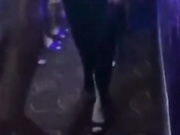 手机拍摄酒店内会所小房间的淫乱表演结果被一锅端了