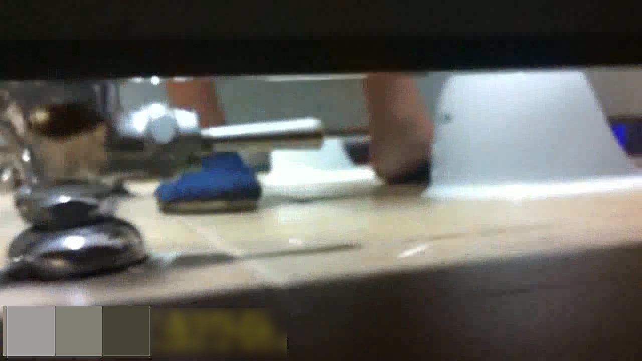 经典盗摄视讯冒死盗摄美女尿尿惨遭发觉