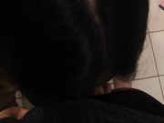 女友性感漂亮表妹和我一起参加养生课聊了几次后带到卫生间啪啪,说：小点声,外面有人,好爽,我还要,再猛一点,给我!