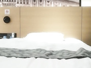 老哥探花约了个苗条身材大奶妹子TP啪啪 穿上黑丝上位骑乘大力猛操呻吟娇喘非常诱人