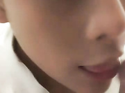 欠操的女人就是骚，露脸约炮小哥给舔鸡巴，开档黑丝情趣主动上位叫的好骚，小哥哥暴力后入没控制住喷射浓精