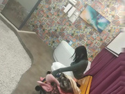 文艺范水嫩性感小美女酒店和胖男啪啪,2人一起洗完鸳鸯浴被拉到床上激烈开操,69式美女还有点害羞,应该是偷情干完