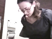 外站最新流出商场坐厕偷拍几个颜值美女嘘嘘逼毛性感很有撸店