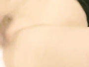 绿头发妹子酒店多人4P啪啪，轮着口交小JJ胖男边操边口交，上位骑乘舔弄粉穴非常诱人