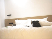 沈先生探花约了两个妹子玩双飞，穿上黑丝手指摸逼口交舔菊