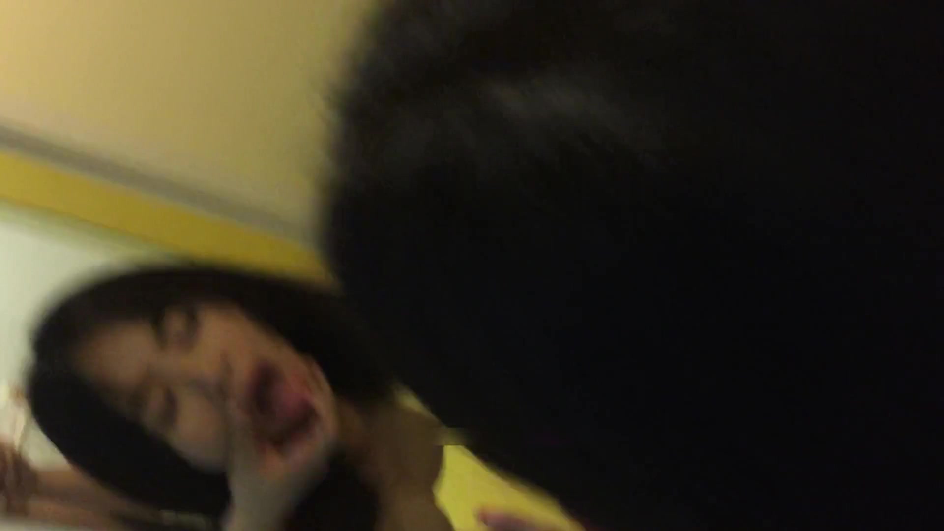 漂亮大奶小女友在卫生间趴在镜前被后人猛操