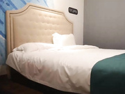 横扫全国外围约了个白衣少妇沙发上调情一番，扣逼舔奶上位骑坐抽插猛操呻吟_ev