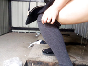 廁拍大神潛入彩鋼房簡易公共旱廁連續偸拍各式美女少婦如廁 雪白大屁股黑絲襪看得讓人欲火焚身 1080P高清原版