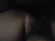 變態老公誠邀老鐵家中吃飯與爆乳肥臀老婆啪啪打炮 從客廳一直幹到床上 玩的太猛了 叫床聲給力 國語1080P高清