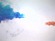 为了网友搬家资金而陷入困境的模特级美女