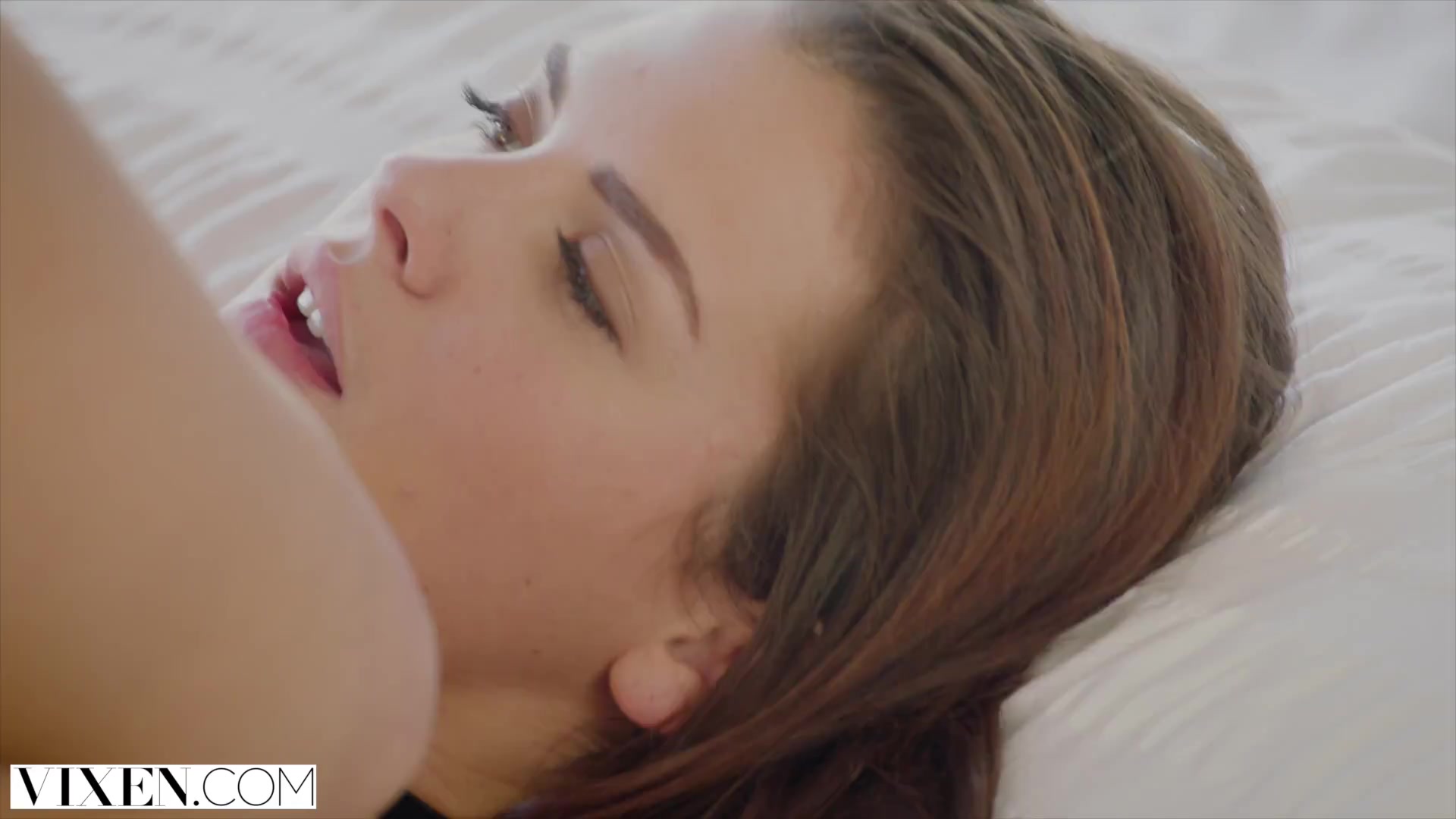 Vixen呈献：差点被好朋友抓到我在偷她男朋友