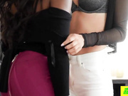 性感拉拉即将结婚，但想最后一次品尝女友猫