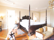 最新众筹果哥大尺度白金版视频气质短发空姐制服模特被咸猪手1080P高清版