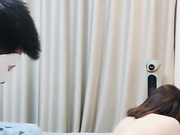 床上待草的骚妇先来个奶炮在主动上位抽插01