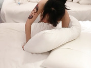 跟纹身小哥激情啪啪深喉口交大鸡巴无套爆草