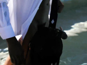 室外美景游泳馆美人洗完澡诱惑无限猛男大屌激情操骚