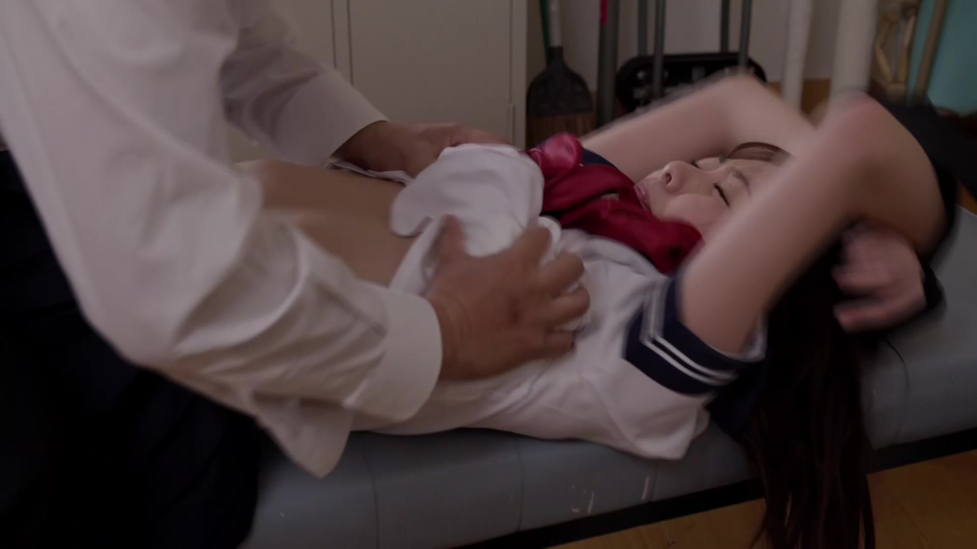 [STARS-225] 我最喜欢的女生被体育会的人渣骚扰了… 青空ひかり【流出】 - 1of5