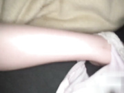 让人想当妹妹的女孩无毛私处中出！！承诺的夜袭